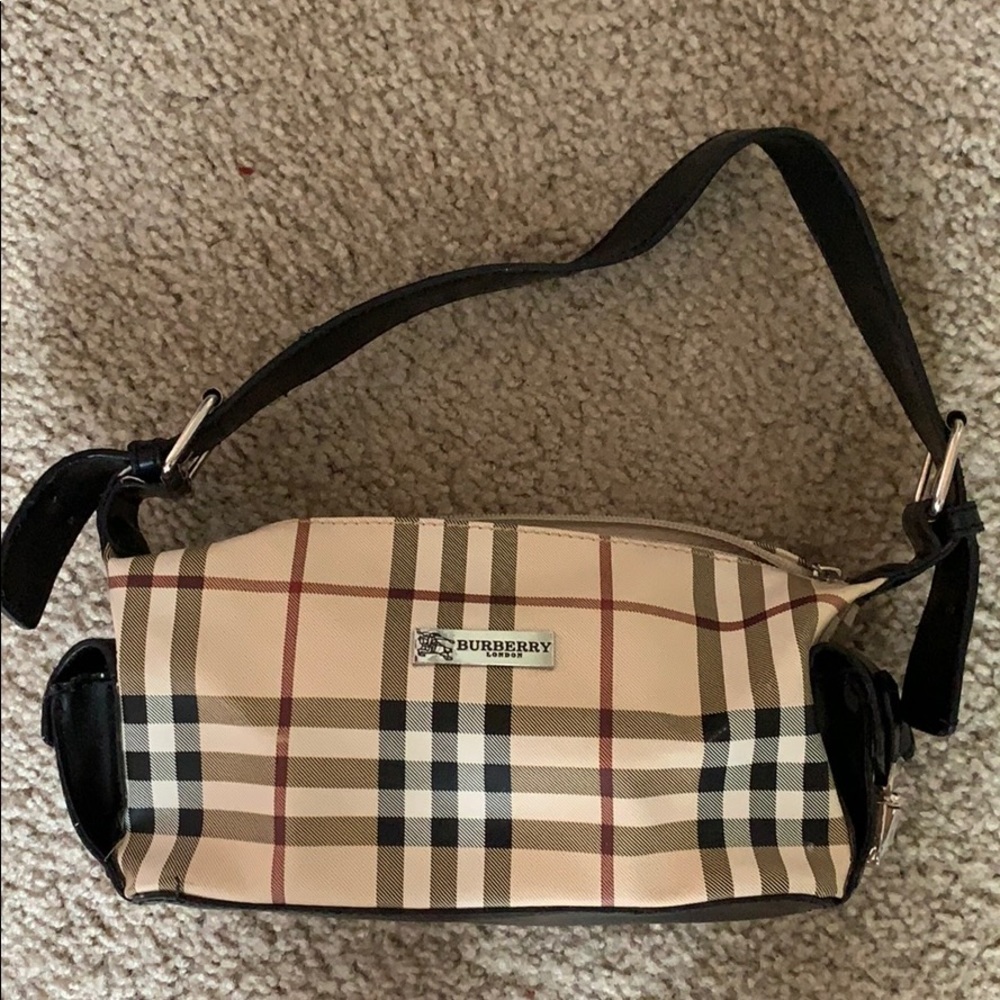 Burberry purse